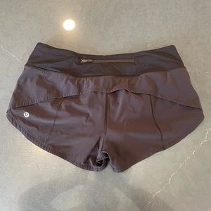 Lulu Lemon Speed Up Low-Rise Lined Short 2.5" !! Very lightly worn!